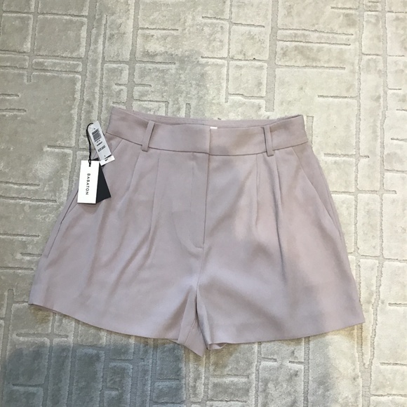 Babaton Pants - Babaton crêpe pleated shorts